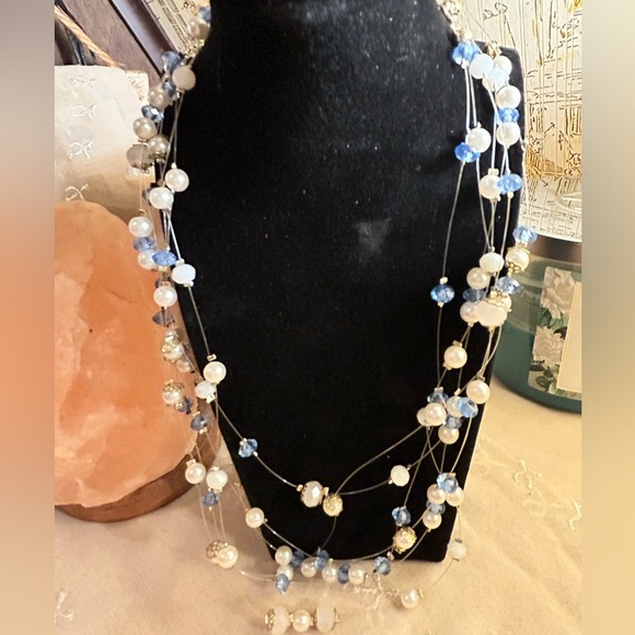 Floating Illusion Cinderella’s ball necklace - Picture 3 of 15